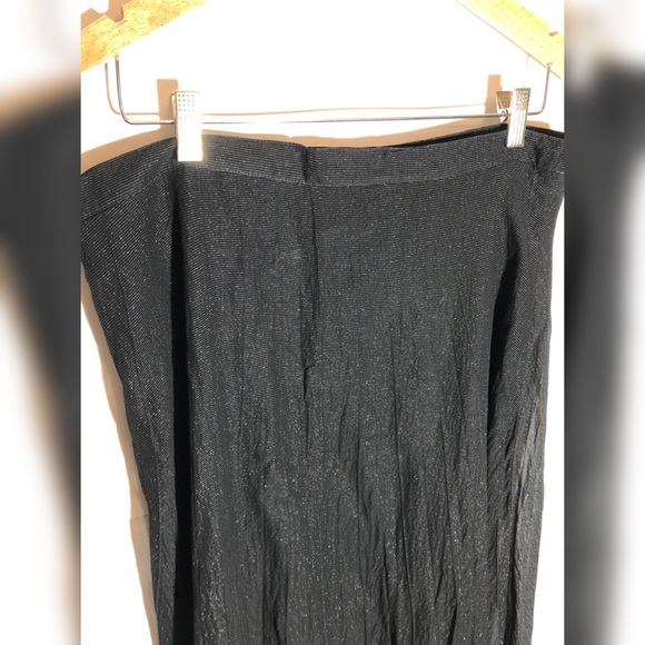 ✨FREE FOR BUNDLE SILVERY BLACK CASUAL SKIRT - Picture 2 of 5